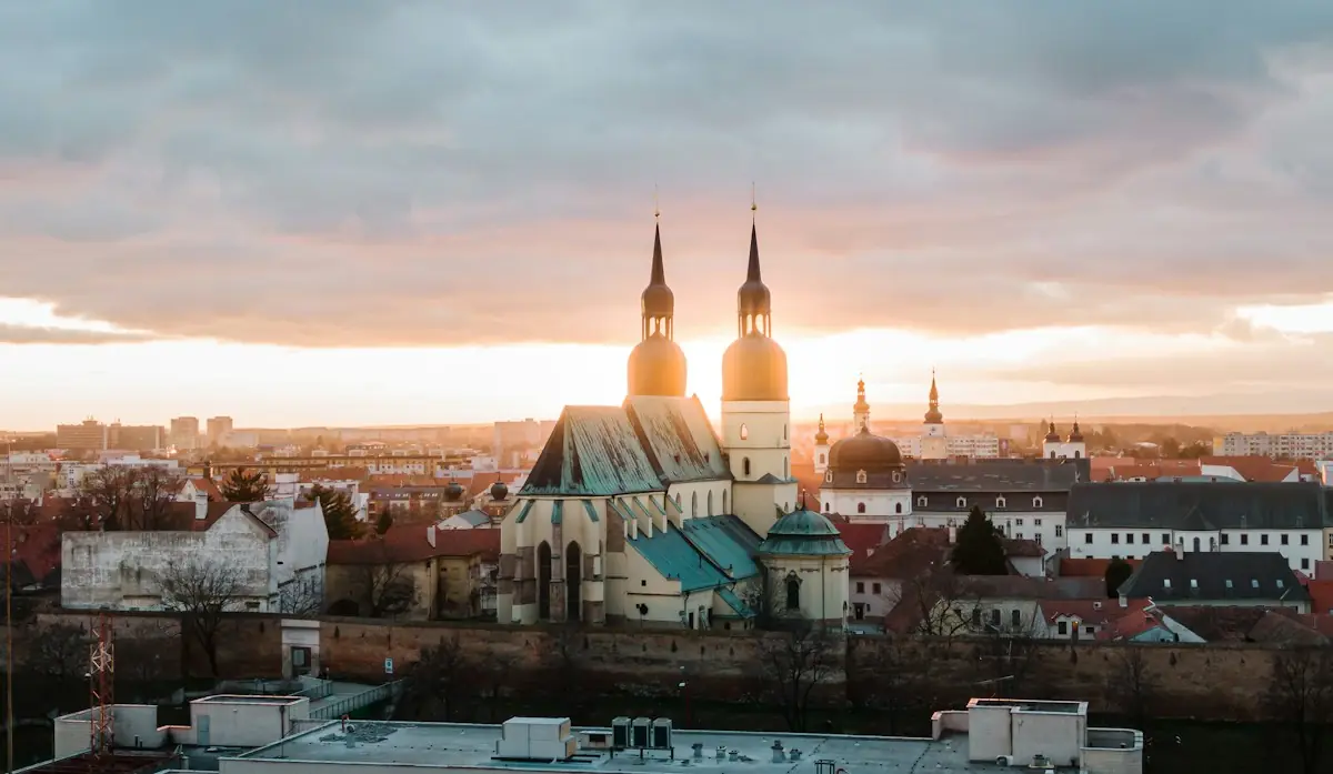 Il centro storico di Bratislava al tramonto
