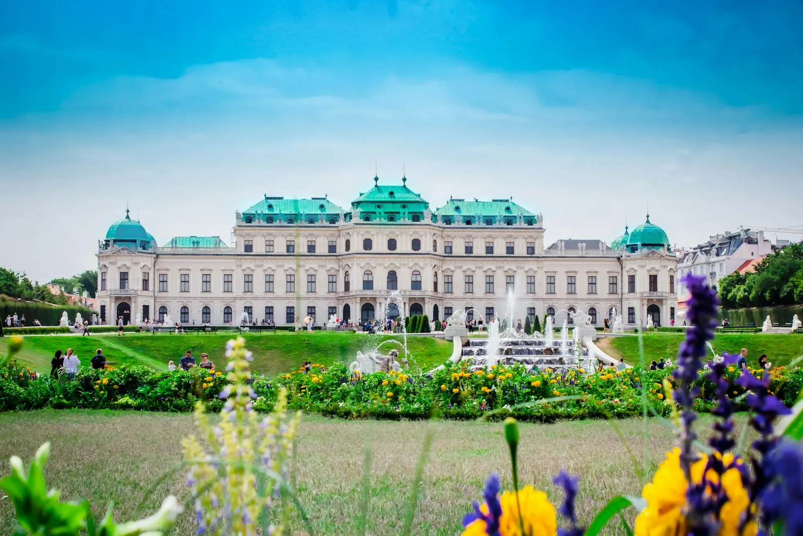 Il palazzo del Belvedere a Vienna con i giardini